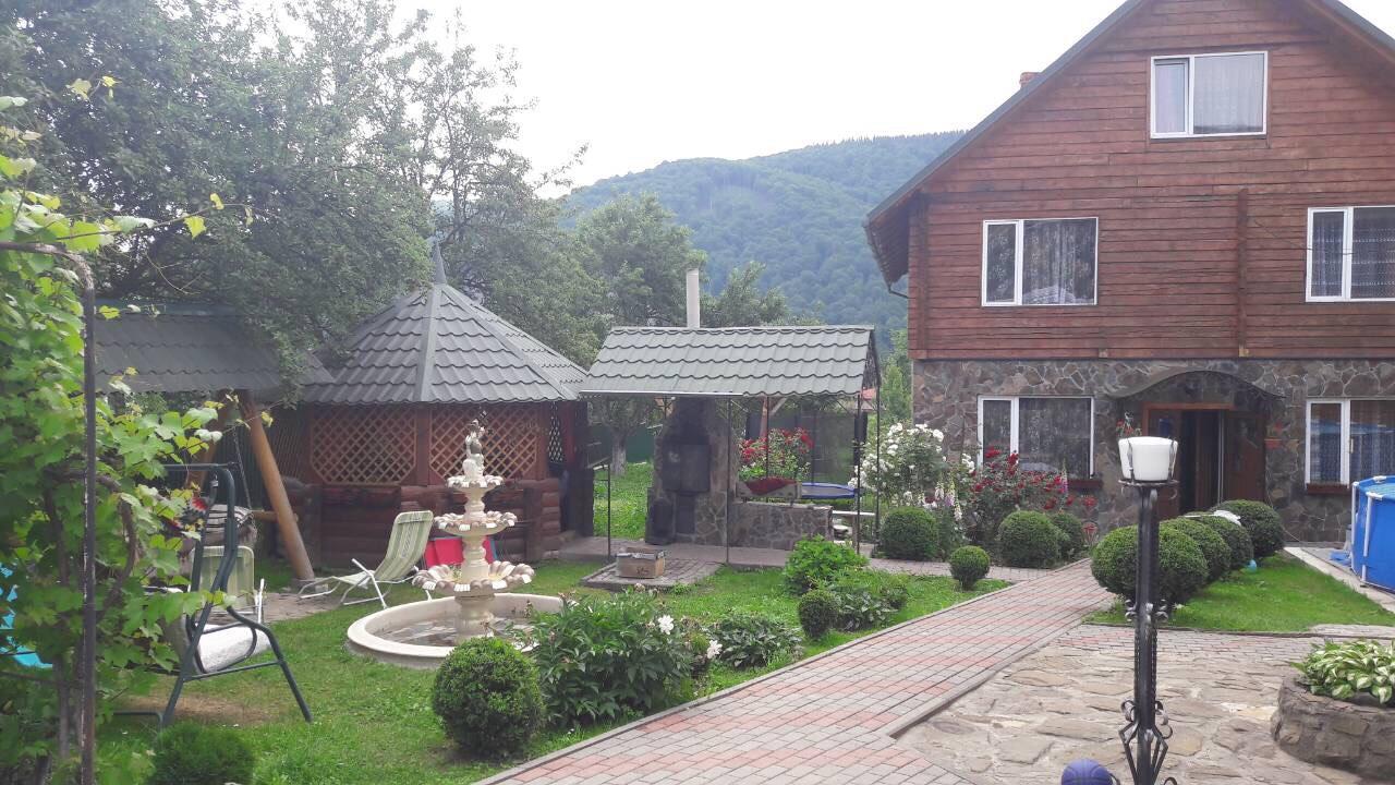 U Romana Yaremche Bagian luar foto
