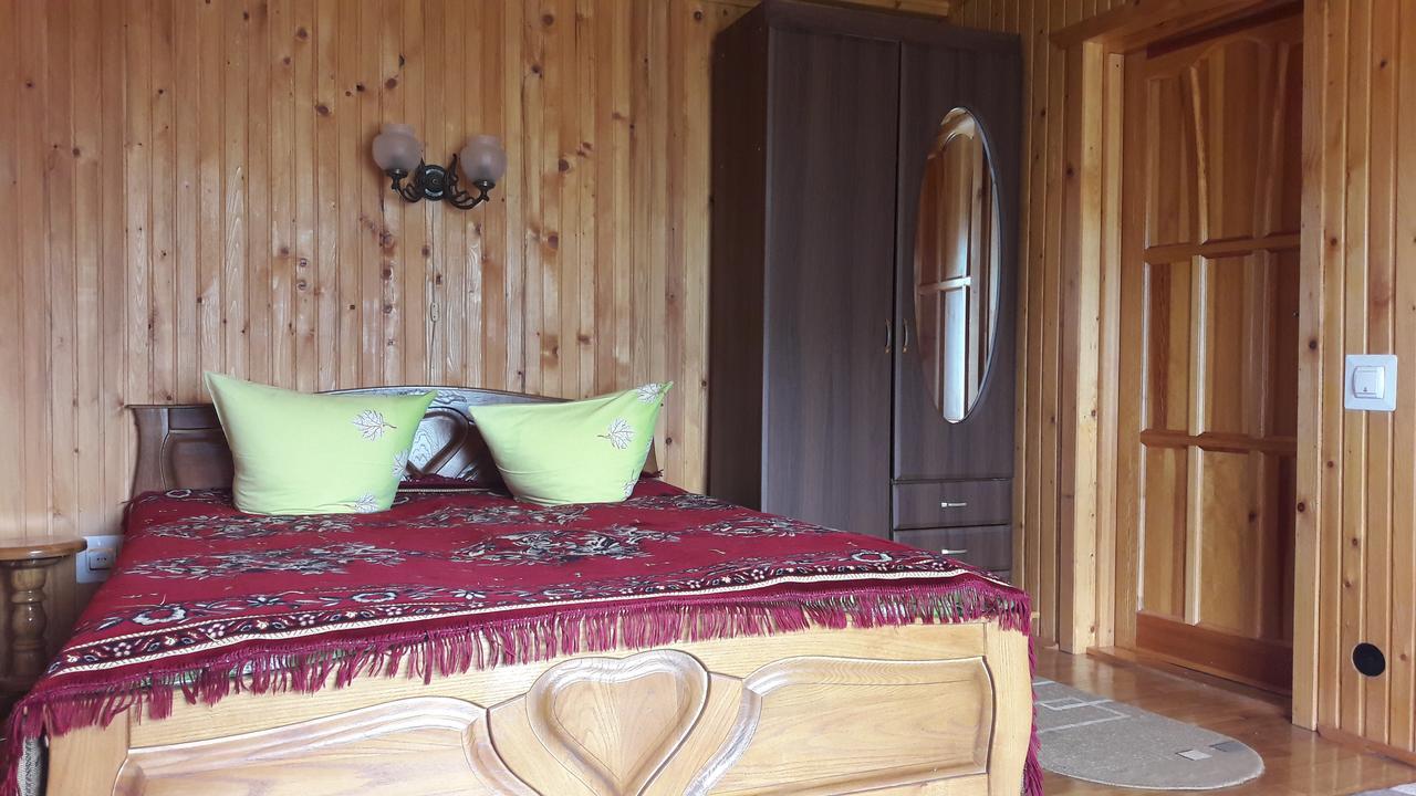 U Romana Yaremche Bagian luar foto